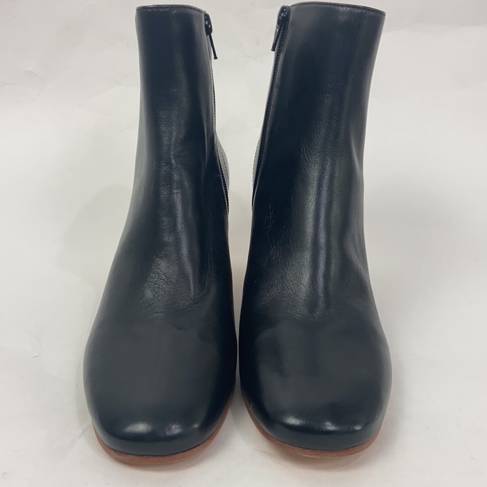 Bernardo Izabella Black Leather Ankle Booties w/ Round Wooden Heel size 9